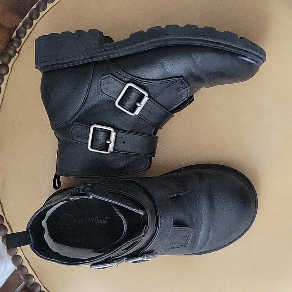 Cat and Jack girl boots